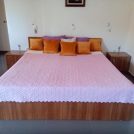 Yard House Trpejca Hotel Ohrida Cameră foto