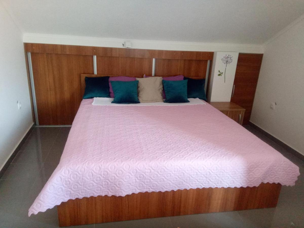 Yard House Trpejca Hotel Ohrida Cameră foto