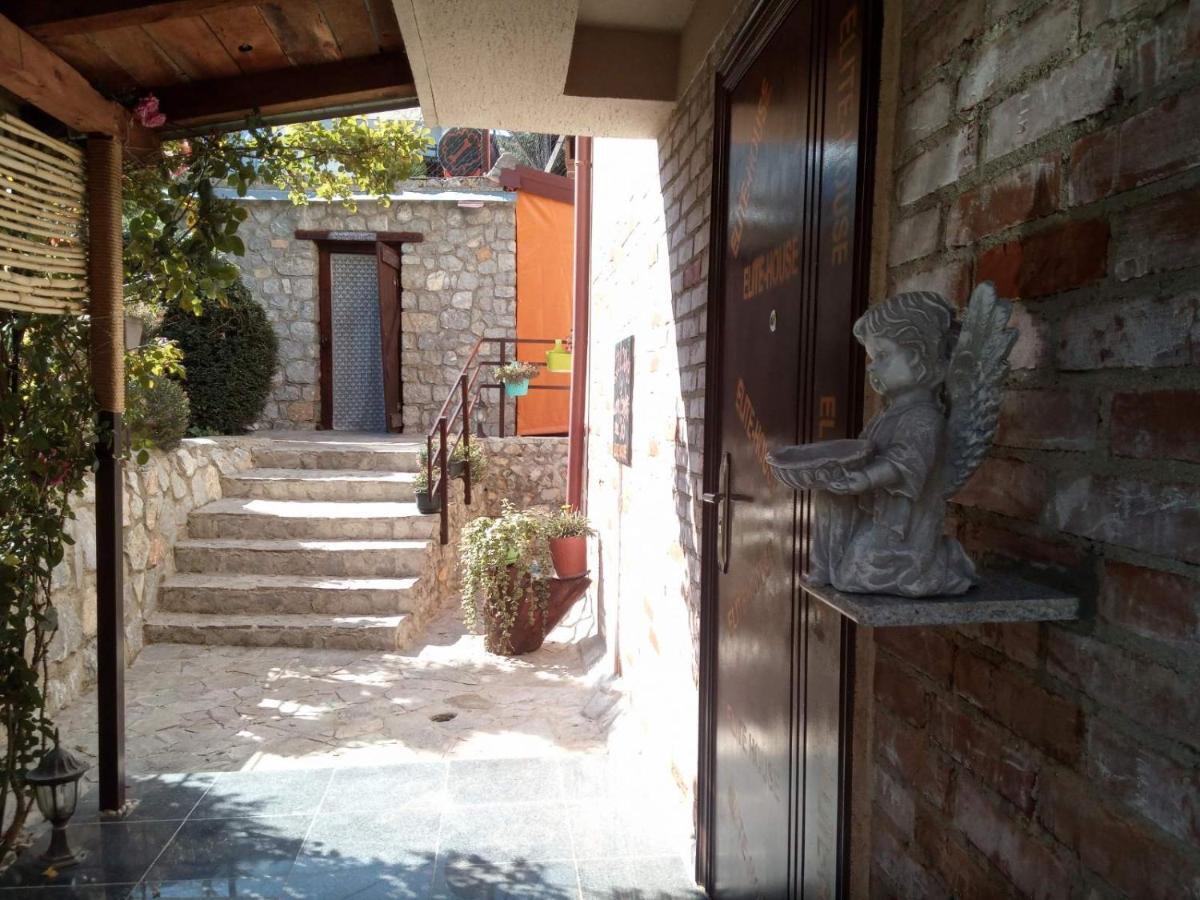 Yard House Trpejca Hotel Ohrida Exterior foto